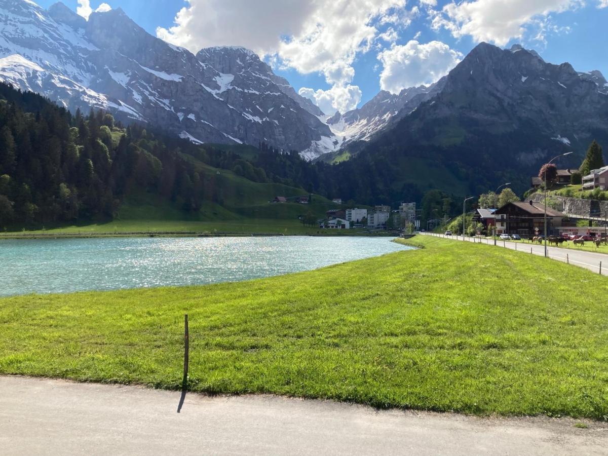Spirit Apartments - Studio 2 - Kueche - Parkplatz Engelberg Bagian luar foto